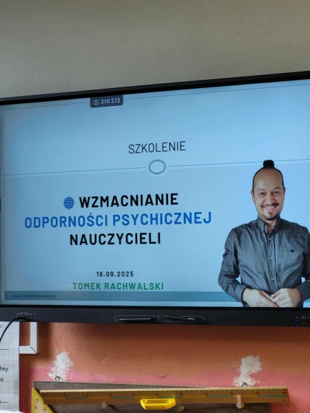 Dzieje się! Szkolenia nauczycieli w ramach Krajowego Funduszu Szkoleniowego.